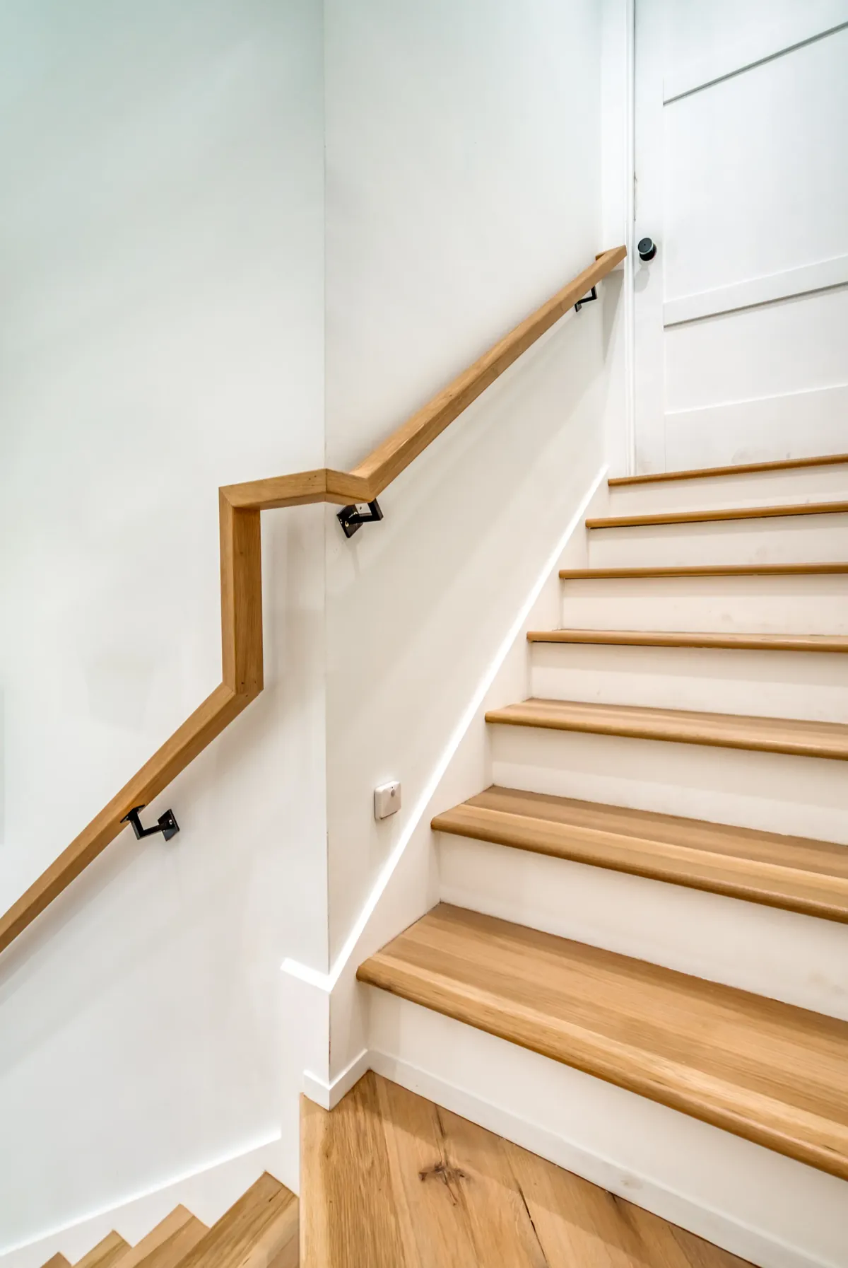 Hardwood Stair Treads with Oak Handrail